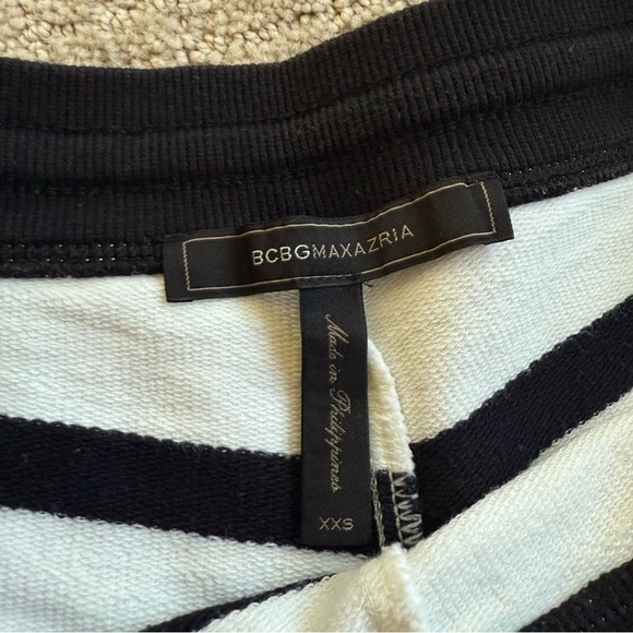 BCBGMaxAzria Casual Shorts - Picture 4 of 5